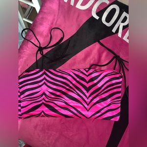 Pink zebra top Medium